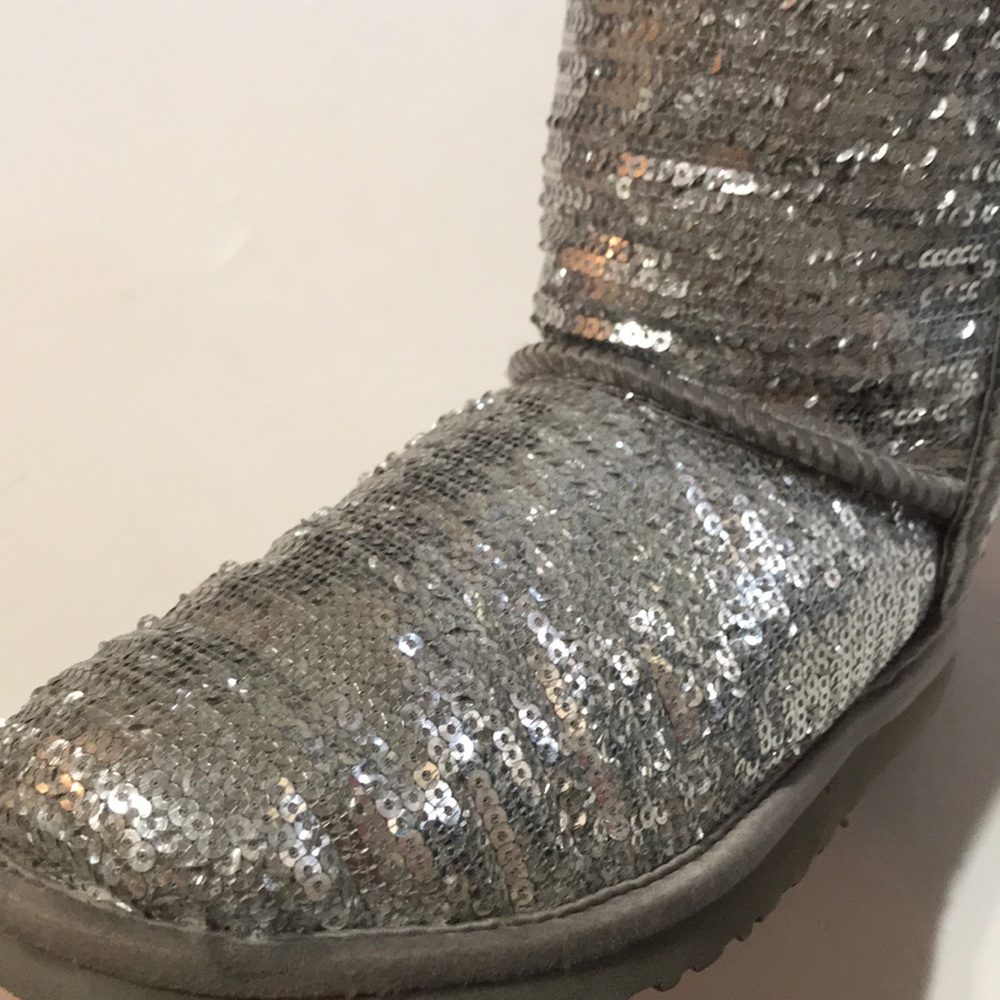 UGG Australia Classic Short Boot Silver Sequin Kid 4 Sheepskin Essential Sparkle - Picture 13 of 17